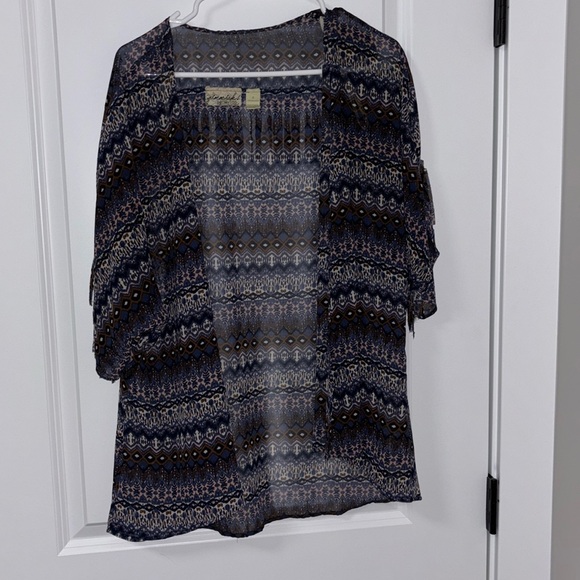 Gimmicks by BKE short sleeve cover up. Size small. Purchased at Buckle. - Picture 1 of 5